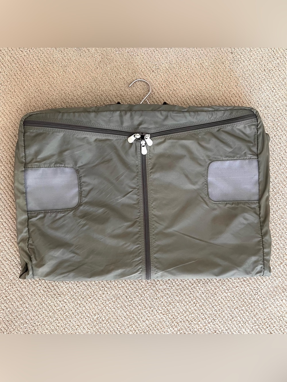 Briggs & Riley Olive Tri Fold Hanging Garment Bag Suit Business Travel